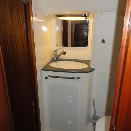 Botel Mrs Goodtower Villasimius